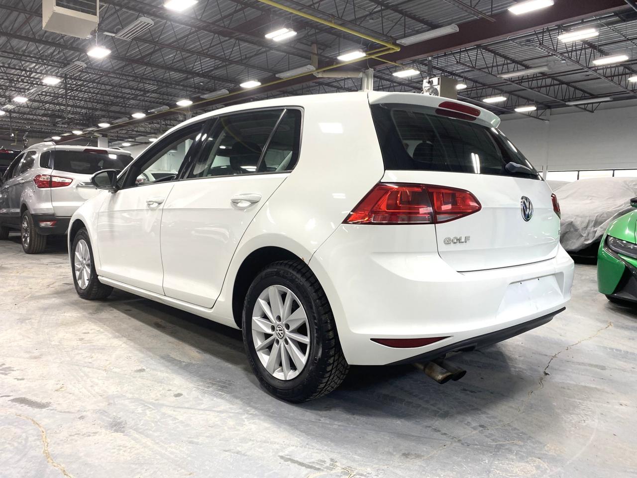 2016 Volkswagen Golf TSI Photo2