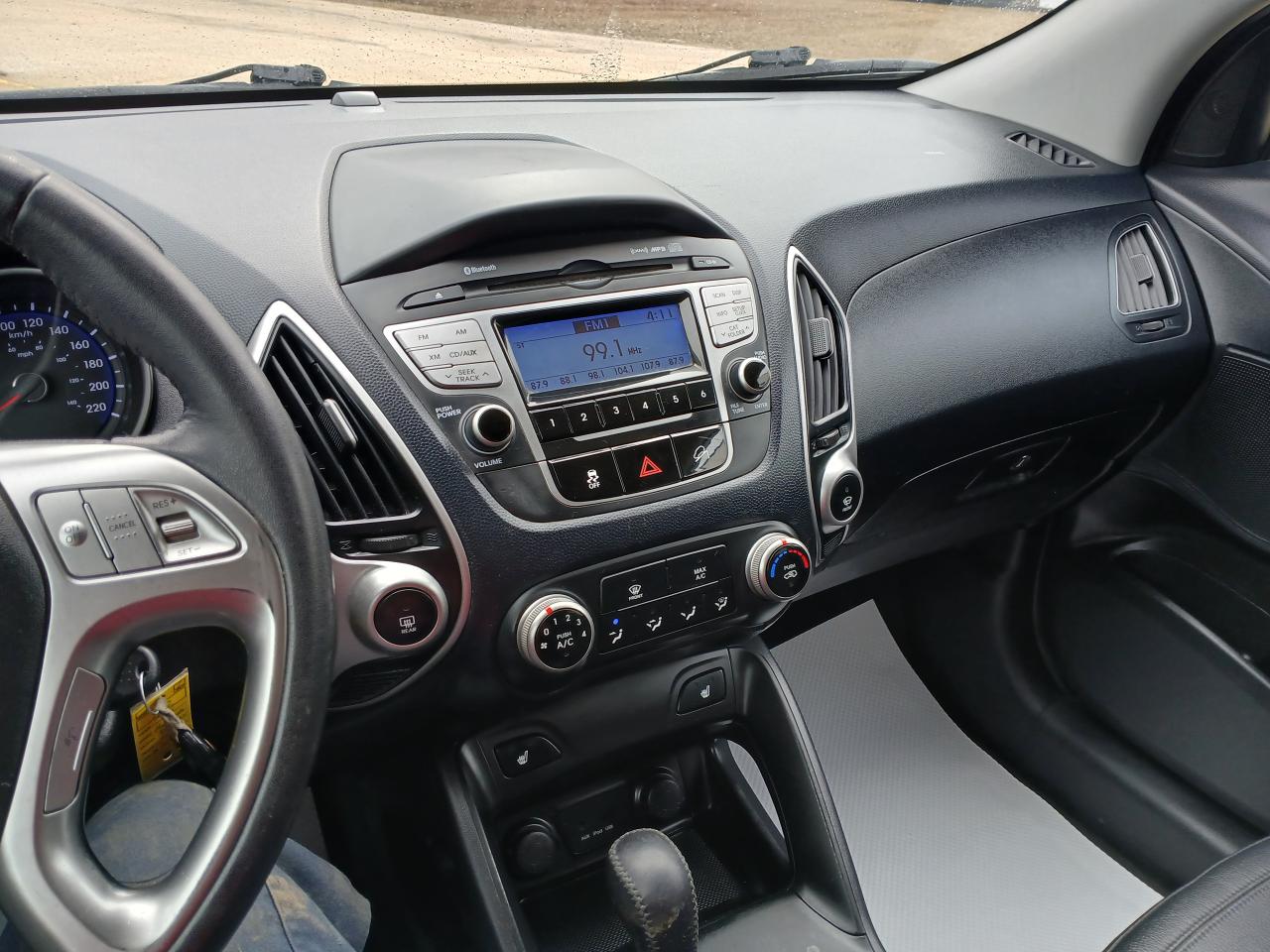 2011 Hyundai Tucson  - Photo #10