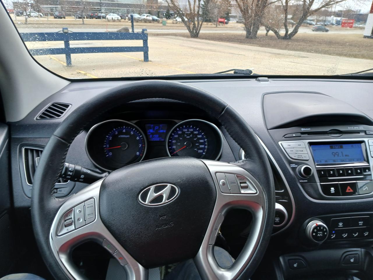2011 Hyundai Tucson  - Photo #11