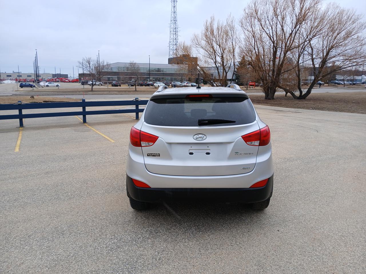 2011 Hyundai Tucson  - Photo #6