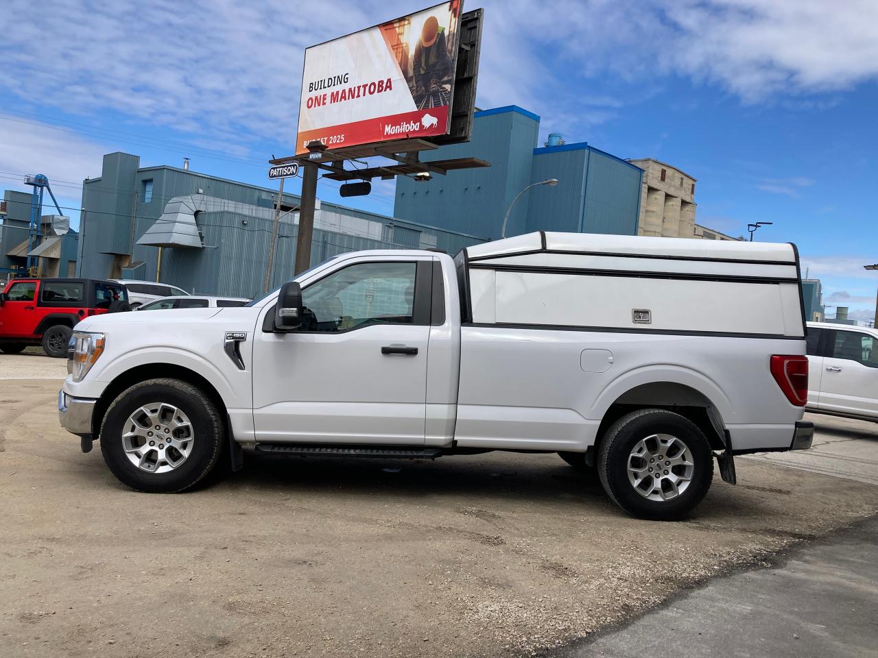 2021 Ford F-150 XLT 2WD Reg Cab 8' Box - Photo #4