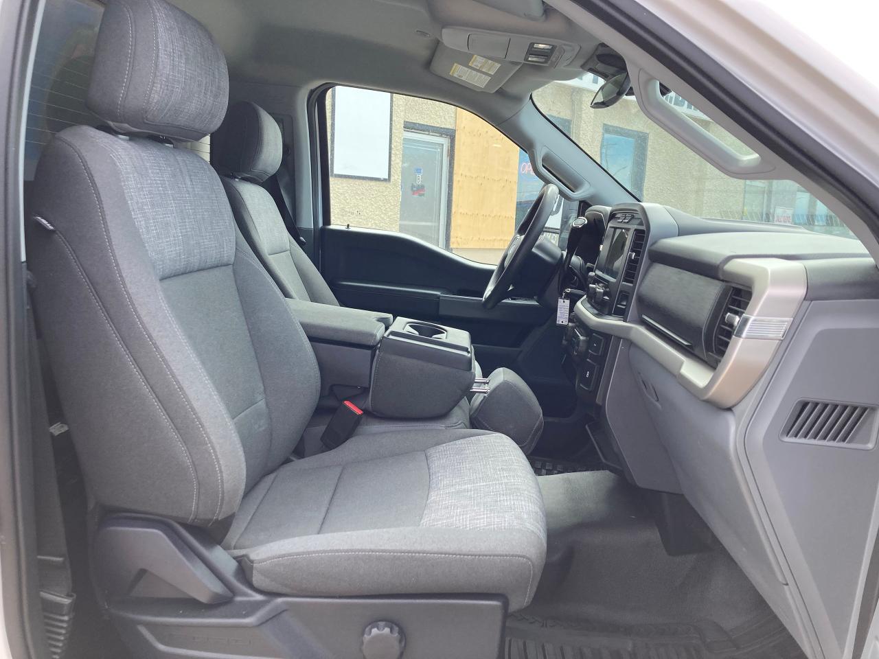 2021 Ford F-150 XLT 2WD Reg Cab 8' Box - Photo #10