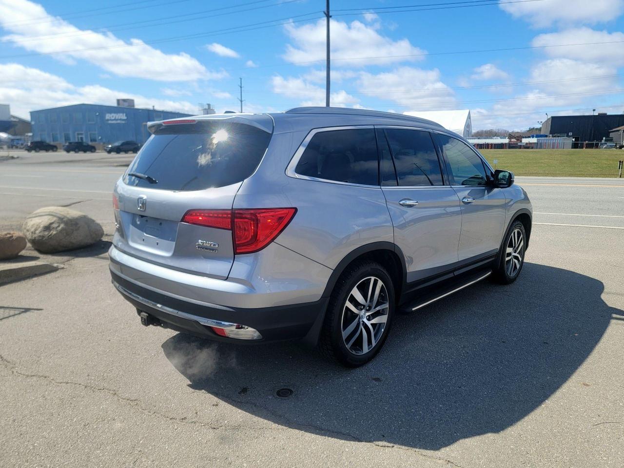2016 Honda Pilot Touring Photo4