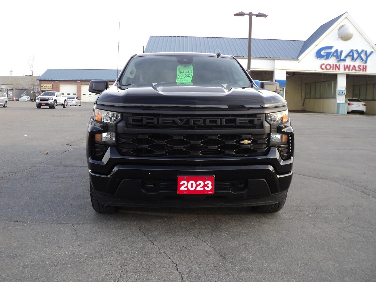 2023 Chevrolet Silverado 1500 Custom CrewCab 4x4 2.7L4cylGas 6'7"Box BackUpCam - Photo #3