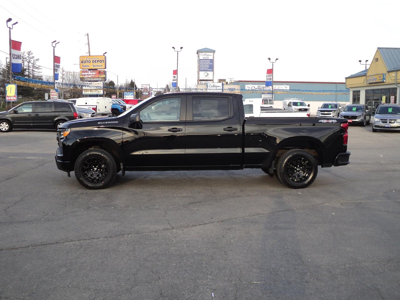 2023 Chevrolet Silverado 1500 Custom CrewCab 4x4 2.7L4cylGas 6'7"Box BackUpCam - Photo #7