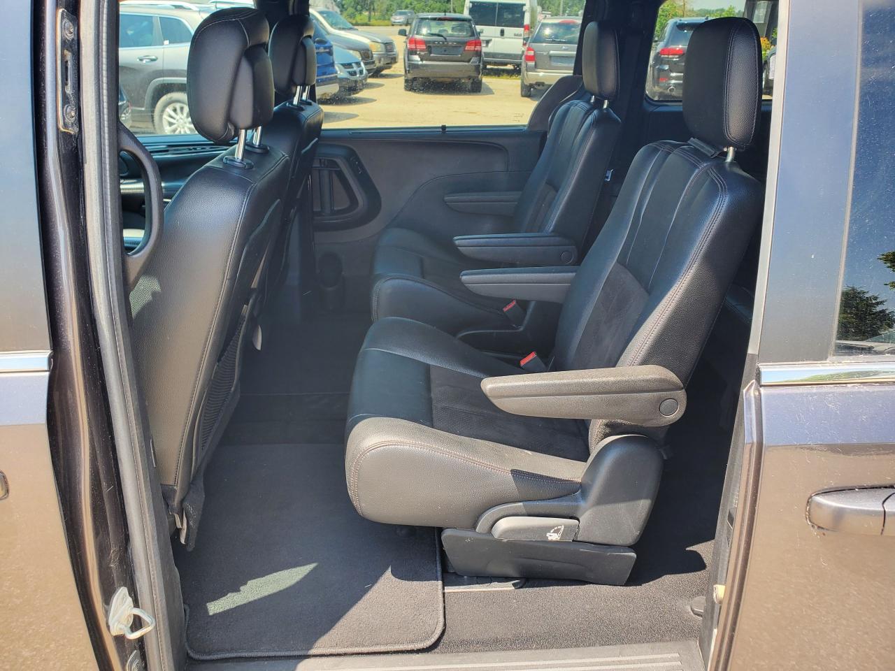 2020 Dodge Grand Caravan PREMIUM PLUS - Photo #11