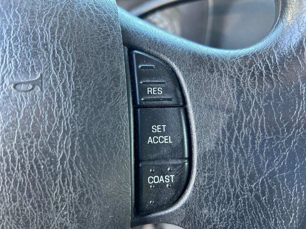 2012 Ford E-Series E-350 SUPER DUTY Photo