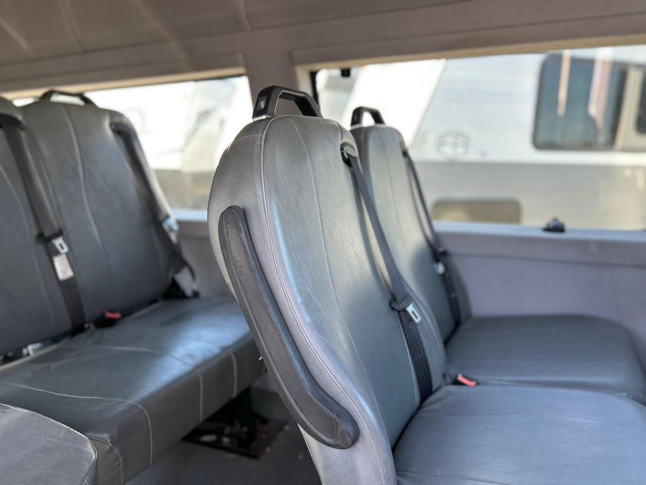 2012 Ford E-Series E-350 SUPER DUTY Photo