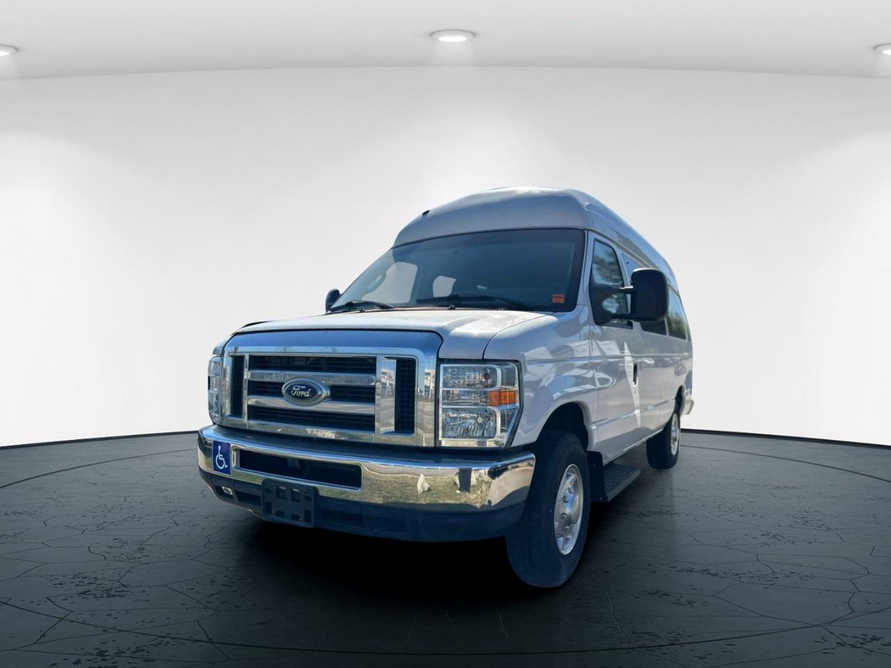 2012 Ford E-Series E-350 SUPER DUTY Photo2