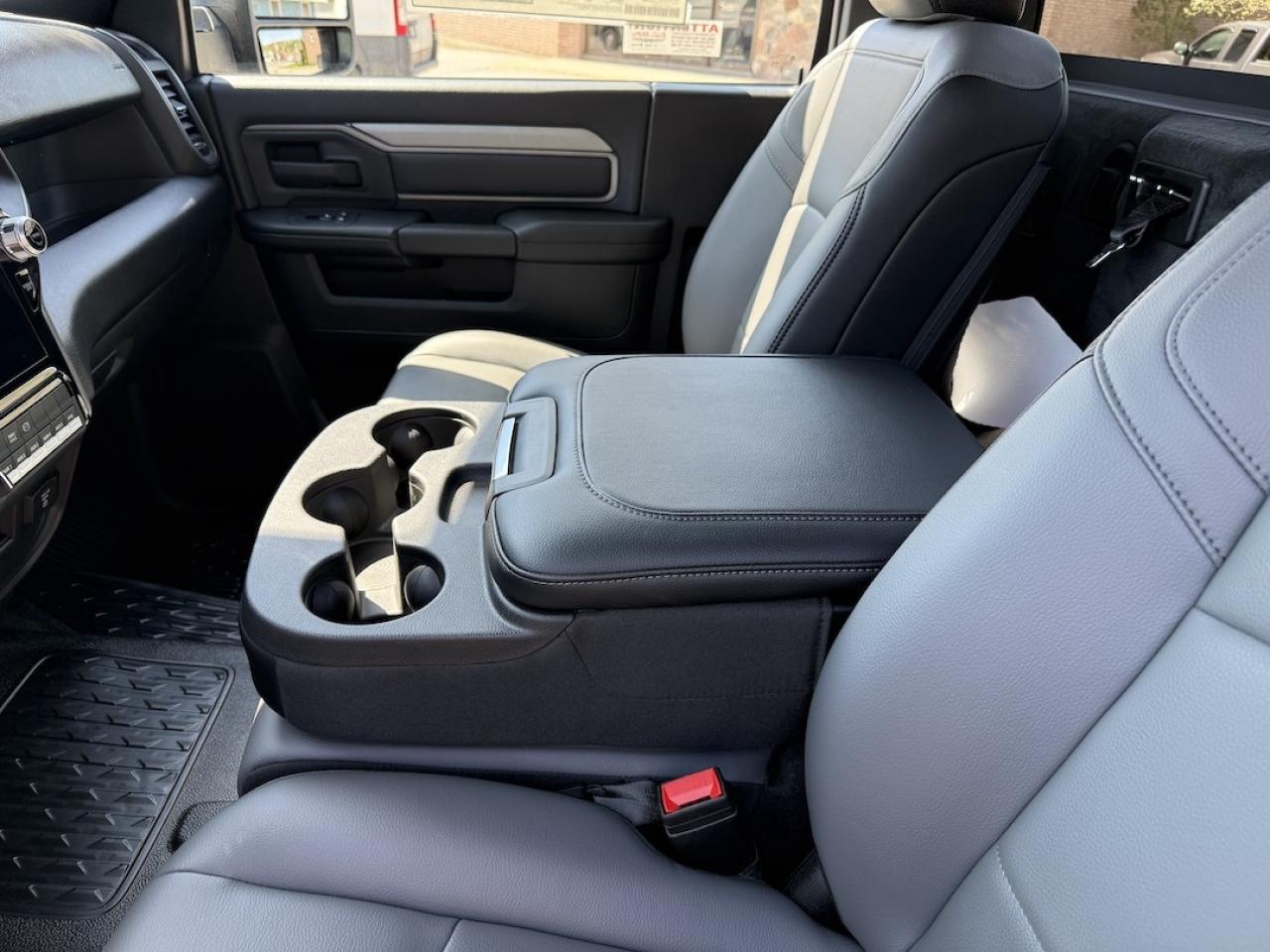 2025 RAM Ram 5500 Cab-Chassis Tradesman 84"-CA 4X4 Photo