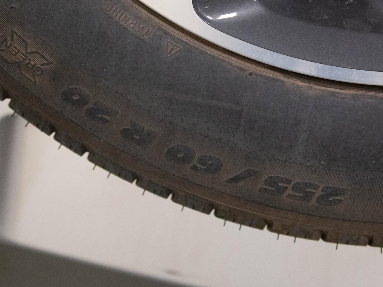 2020 Land Rover Defender P400 | HSE | 110 | MERIDIAN | 20" WHEELS | PANO Photo