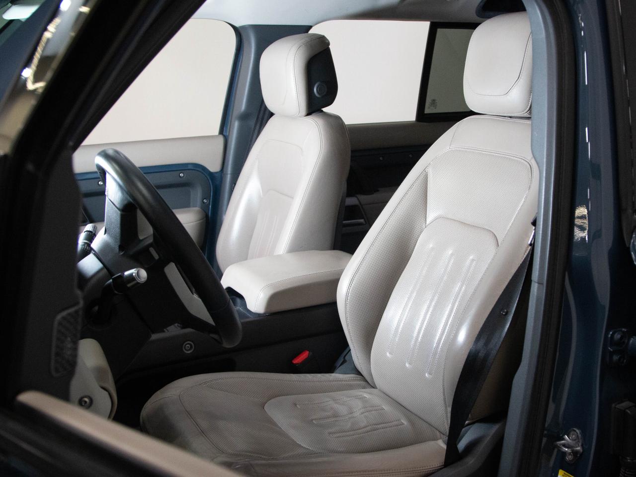 2020 Land Rover Defender P400 | HSE | 110 | MERIDIAN | 20" WHEELS | PANO Photo