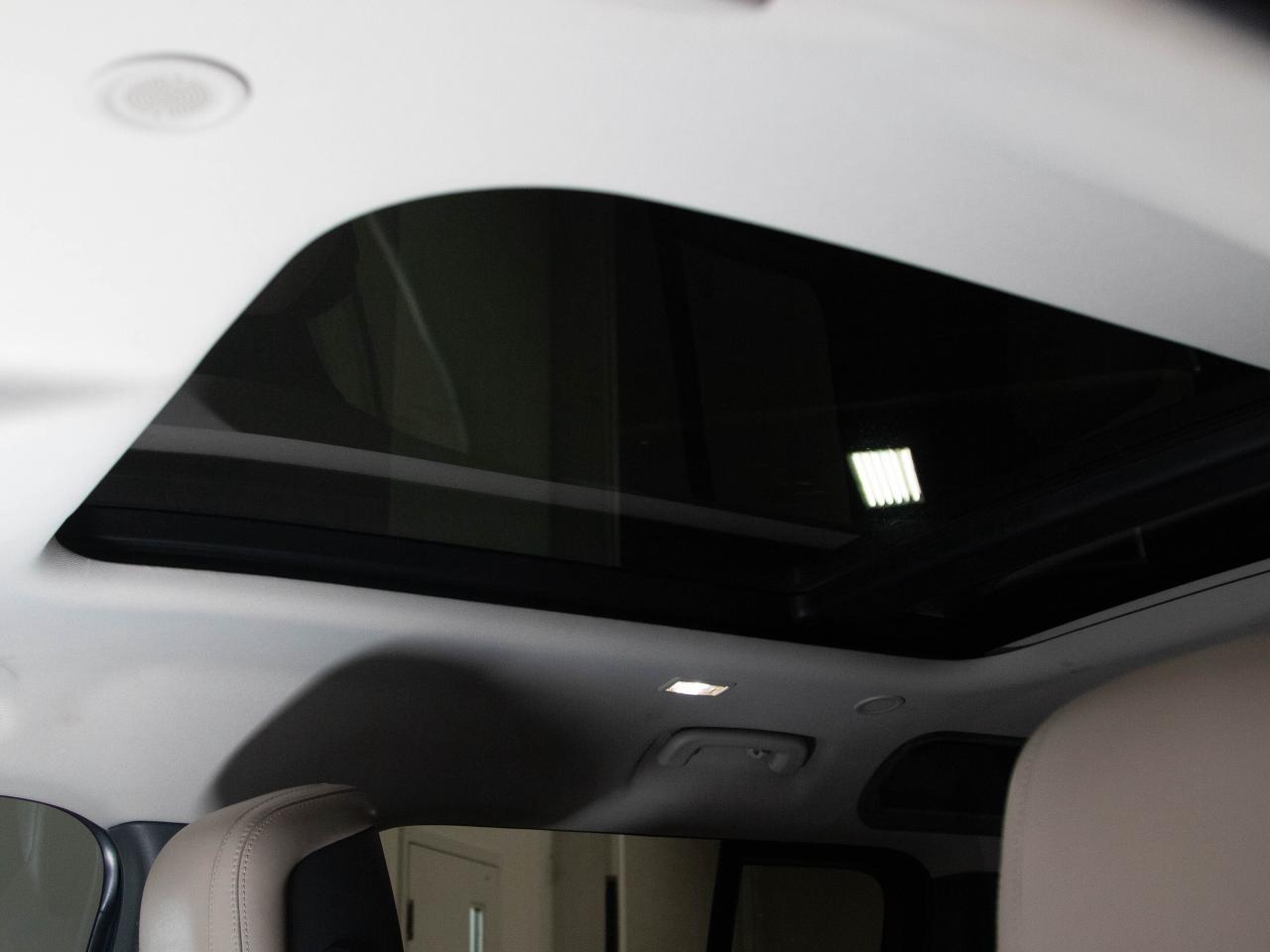 2020 Land Rover Defender P400 | HSE | 110 | MERIDIAN | 20" WHEELS | PANO Photo