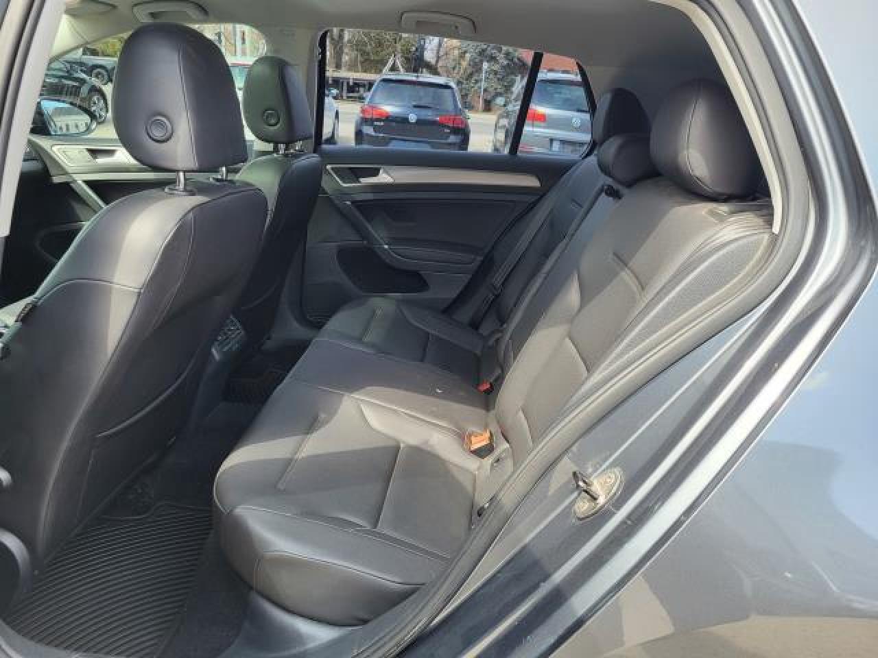 2015 Volkswagen Golf COMFORTLINE Photo37