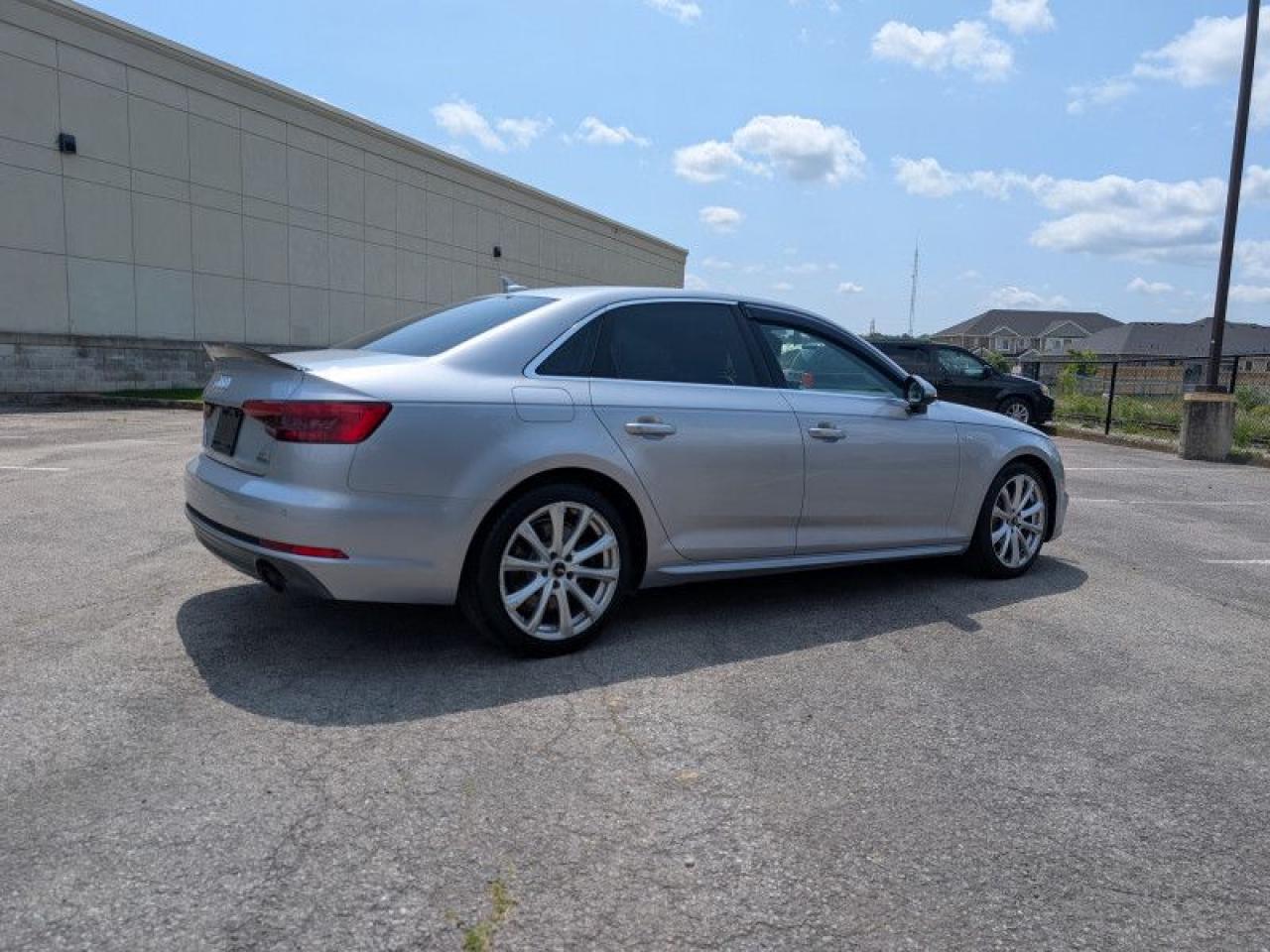 2017 Audi A4 2.0T Progressiv S-Line  **S LINE - ROOF** Photo4