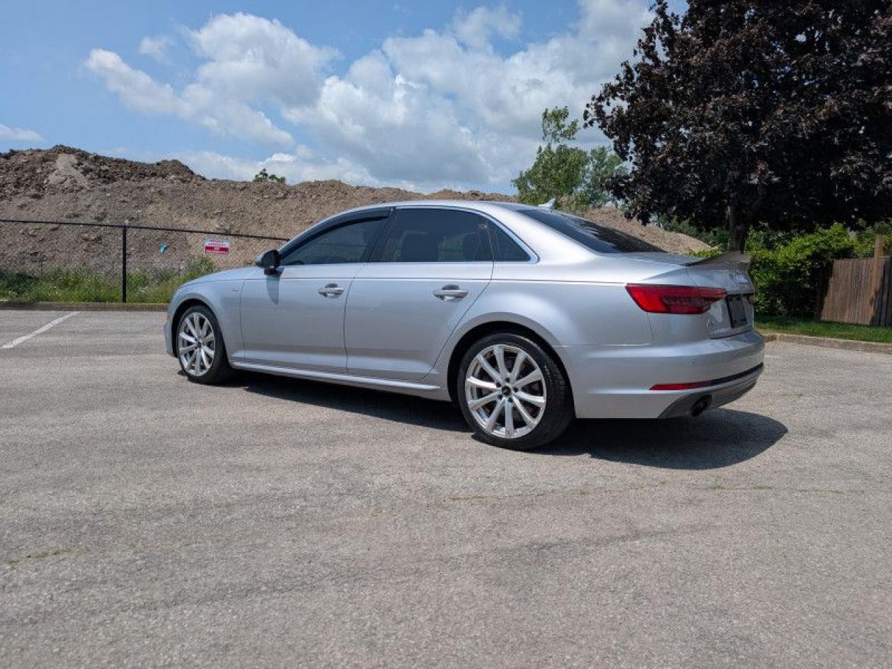 2017 Audi A4 2.0T Progressiv S-Line  **S LINE - ROOF** Photo2