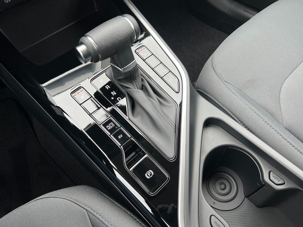 2025 Kia Niro PHEV LX Photo