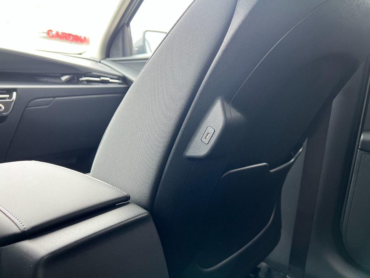 2025 Kia Niro PHEV LX Photo