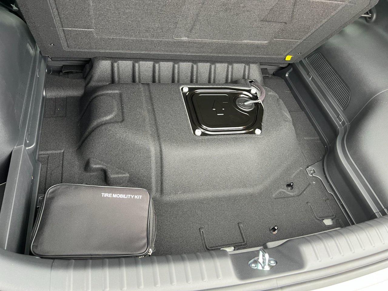 2025 Kia Niro PHEV LX Photo