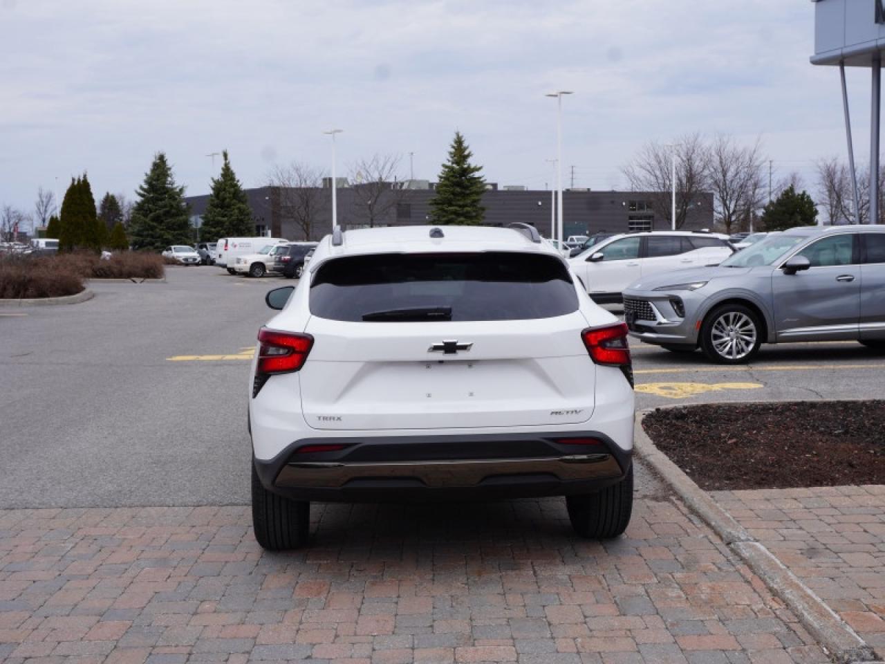 2025 Chevrolet Trax ACTIV  - Sunroof Photo4
