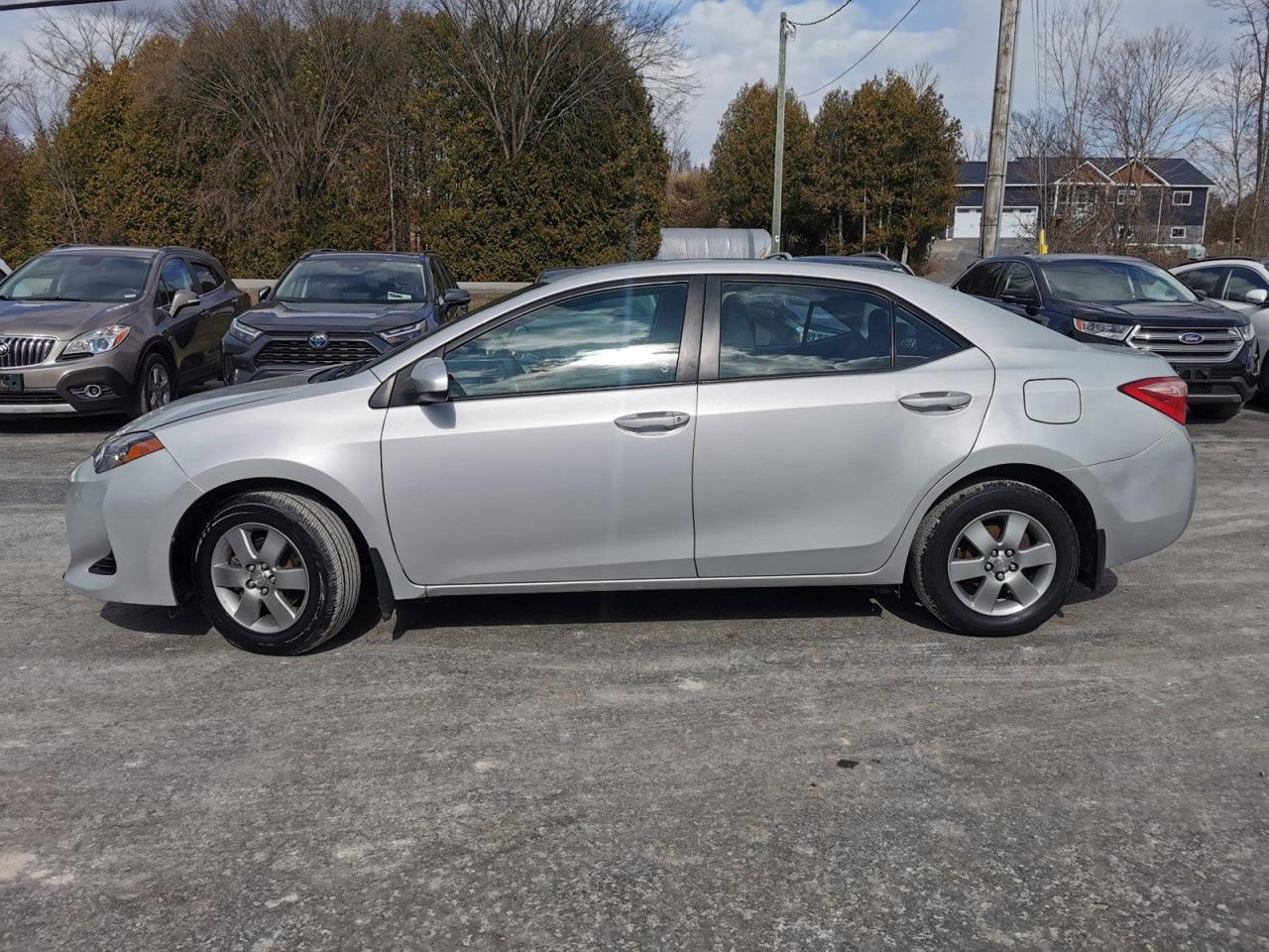 2019 Toyota Corolla L 1.8L - Photo #2