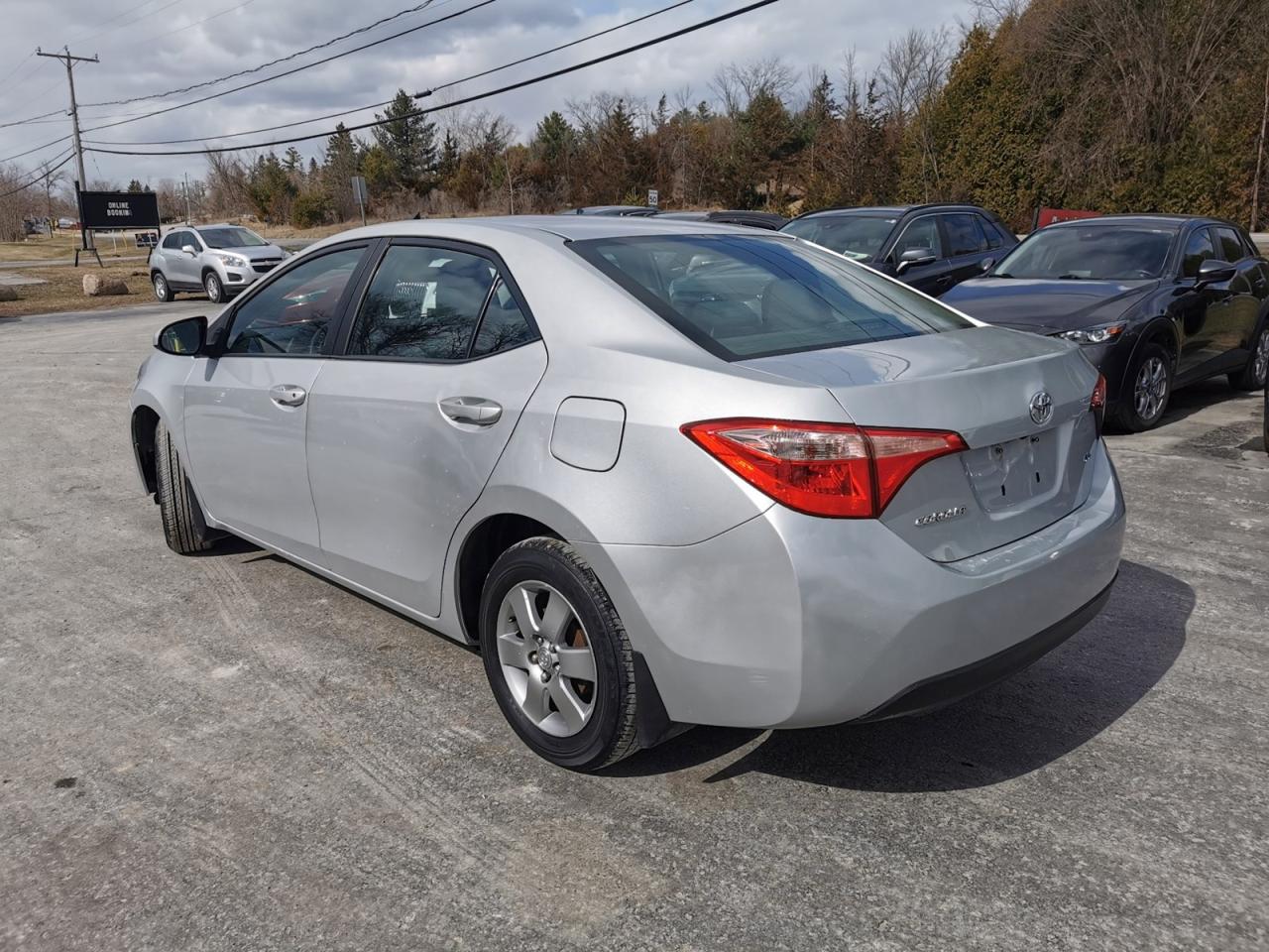 2019 Toyota Corolla L 1.8L Photo2