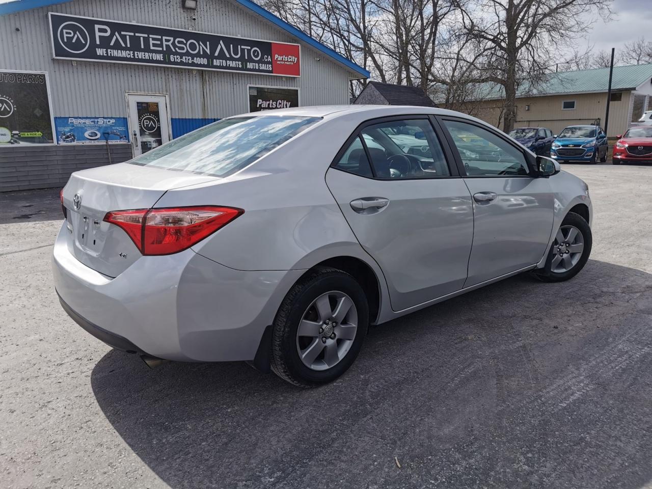 2019 Toyota Corolla L 1.8L Photo4