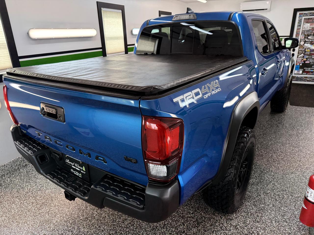 2018 Toyota Tacoma TRD OFF-ROAD - Photo #6
