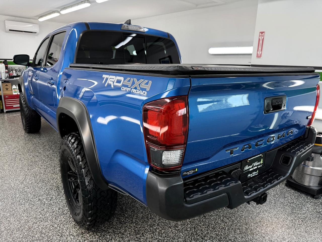 2018 Toyota Tacoma TRD OFF-ROAD - Photo #4
