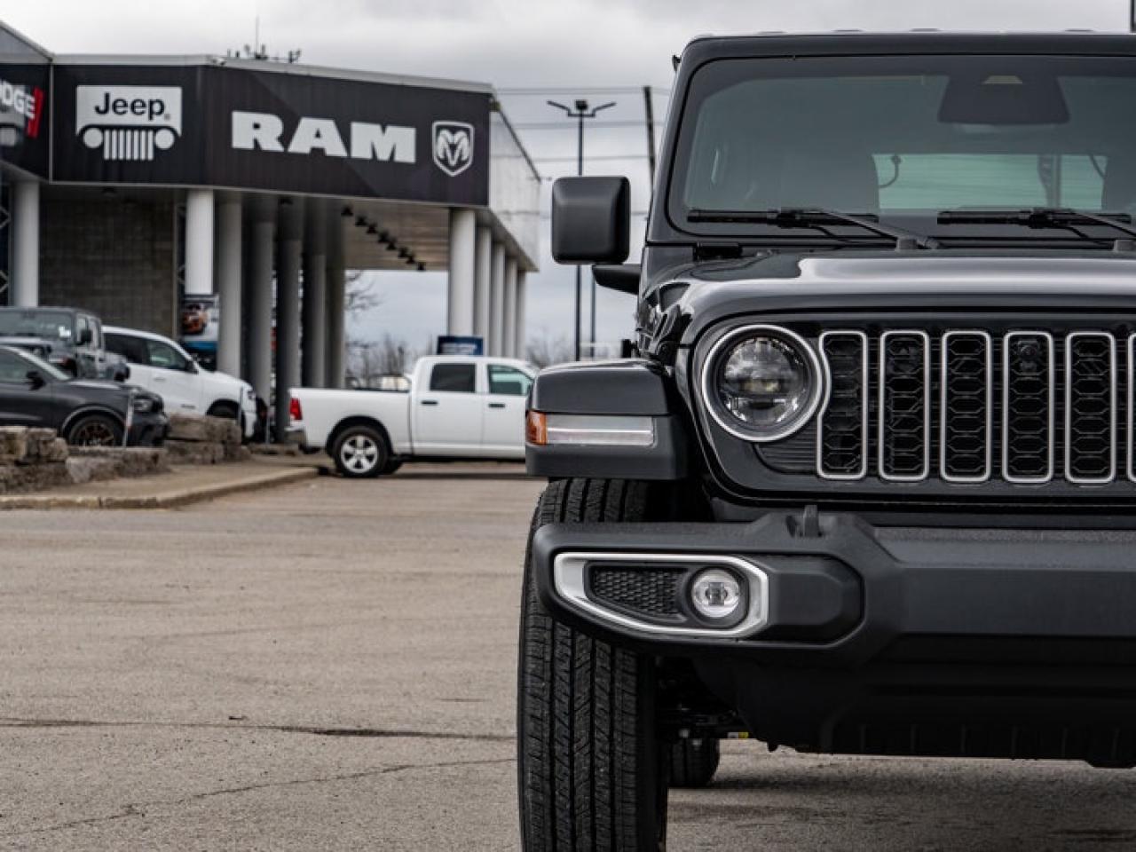 2025 Jeep Wrangler Sahara Photo