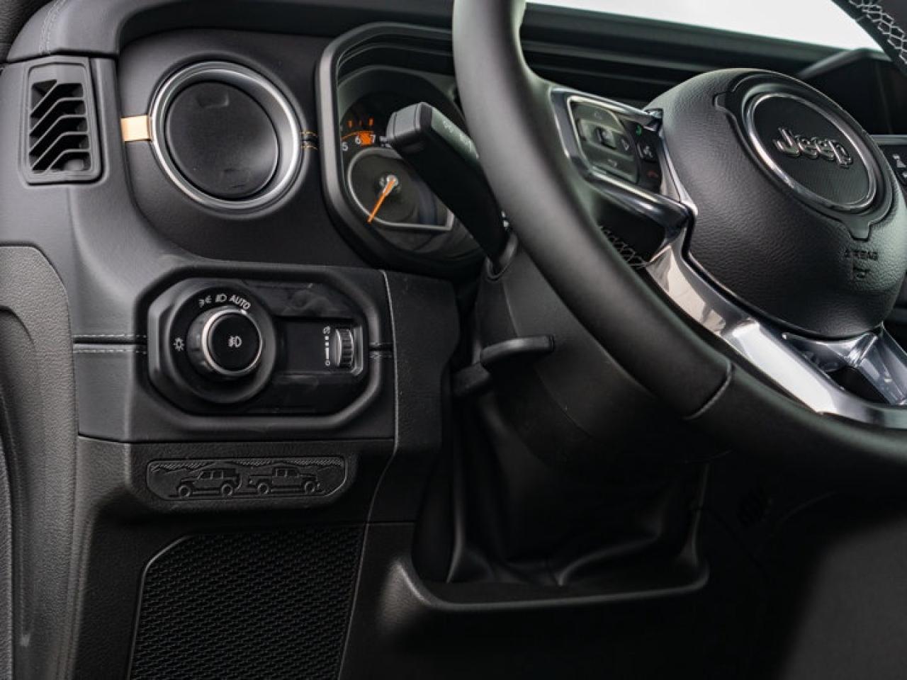 2025 Jeep Wrangler Sahara Photo