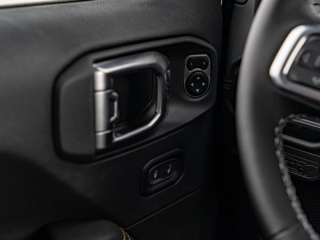 2025 Jeep Wrangler Sahara Photo