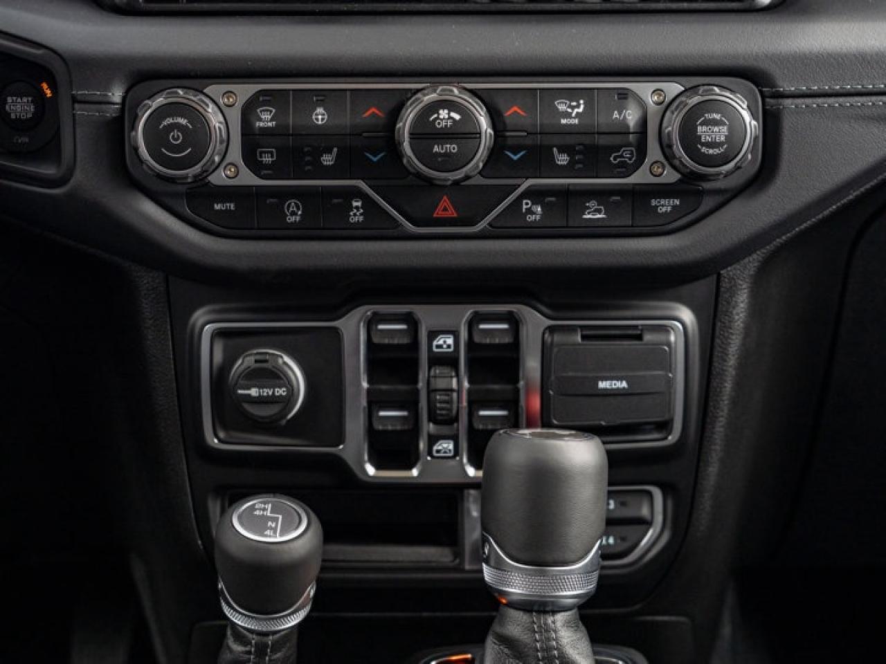 2025 Jeep Wrangler Sahara Photo