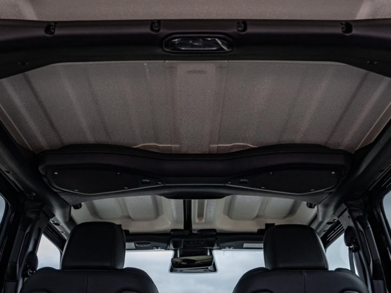 2025 Jeep Wrangler Sahara Photo