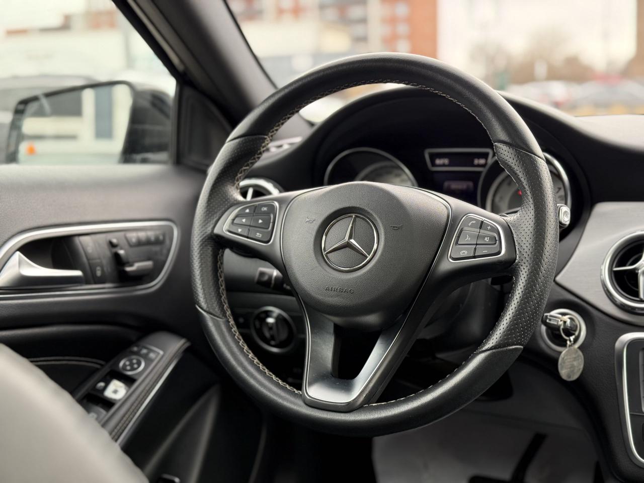2016 Mercedes-Benz GLA //AMG | PREMIUM | PANO | NAVI | - Photo #19