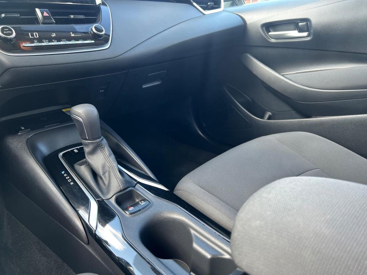 2021 Toyota Corolla LE - Photo #9