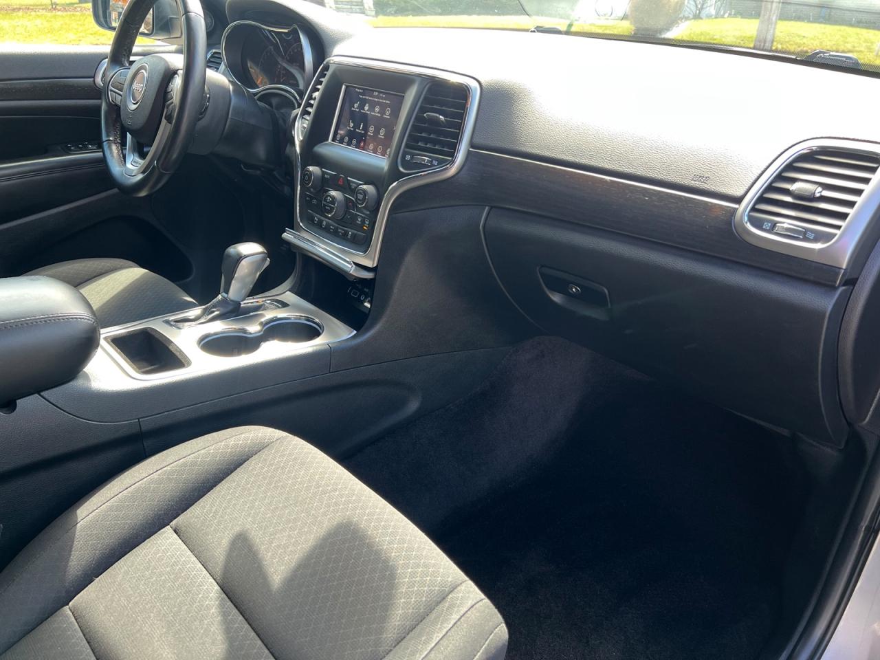2018 Jeep Grand Cherokee LAREDO 4WD - Photo #10