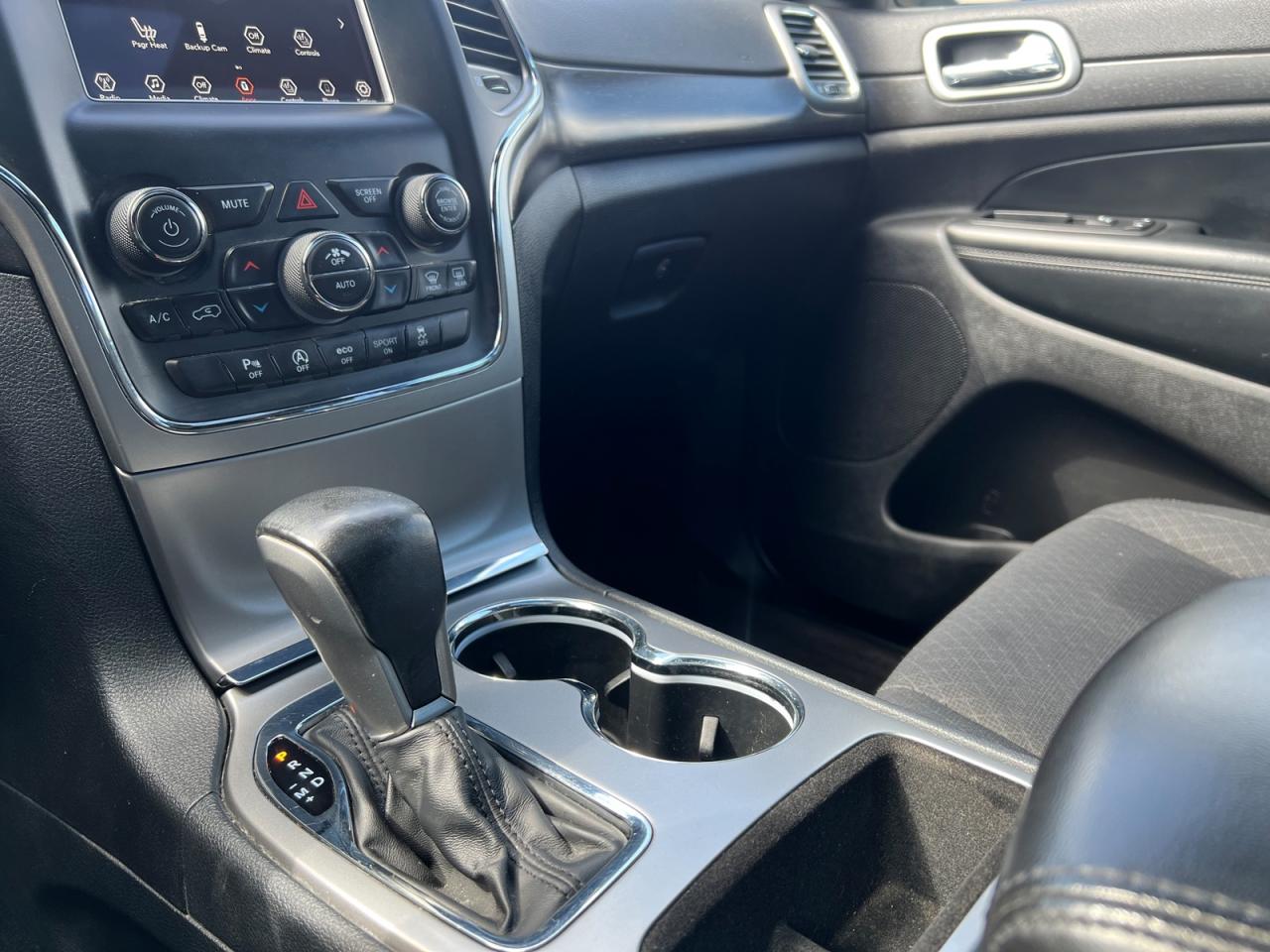 2018 Jeep Grand Cherokee LAREDO 4WD - Photo #29