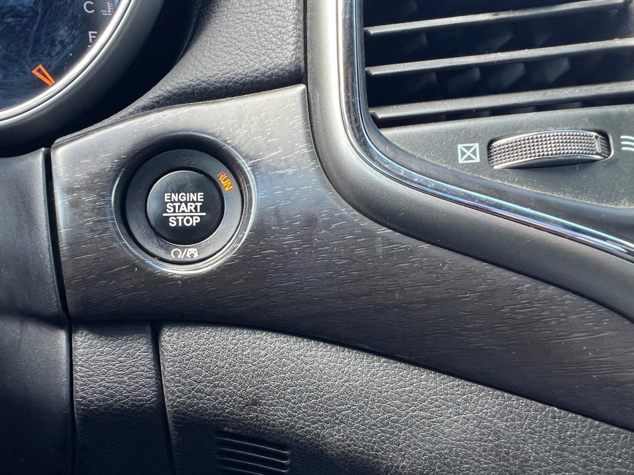 2018 Jeep Grand Cherokee LAREDO 4WD - Photo #28