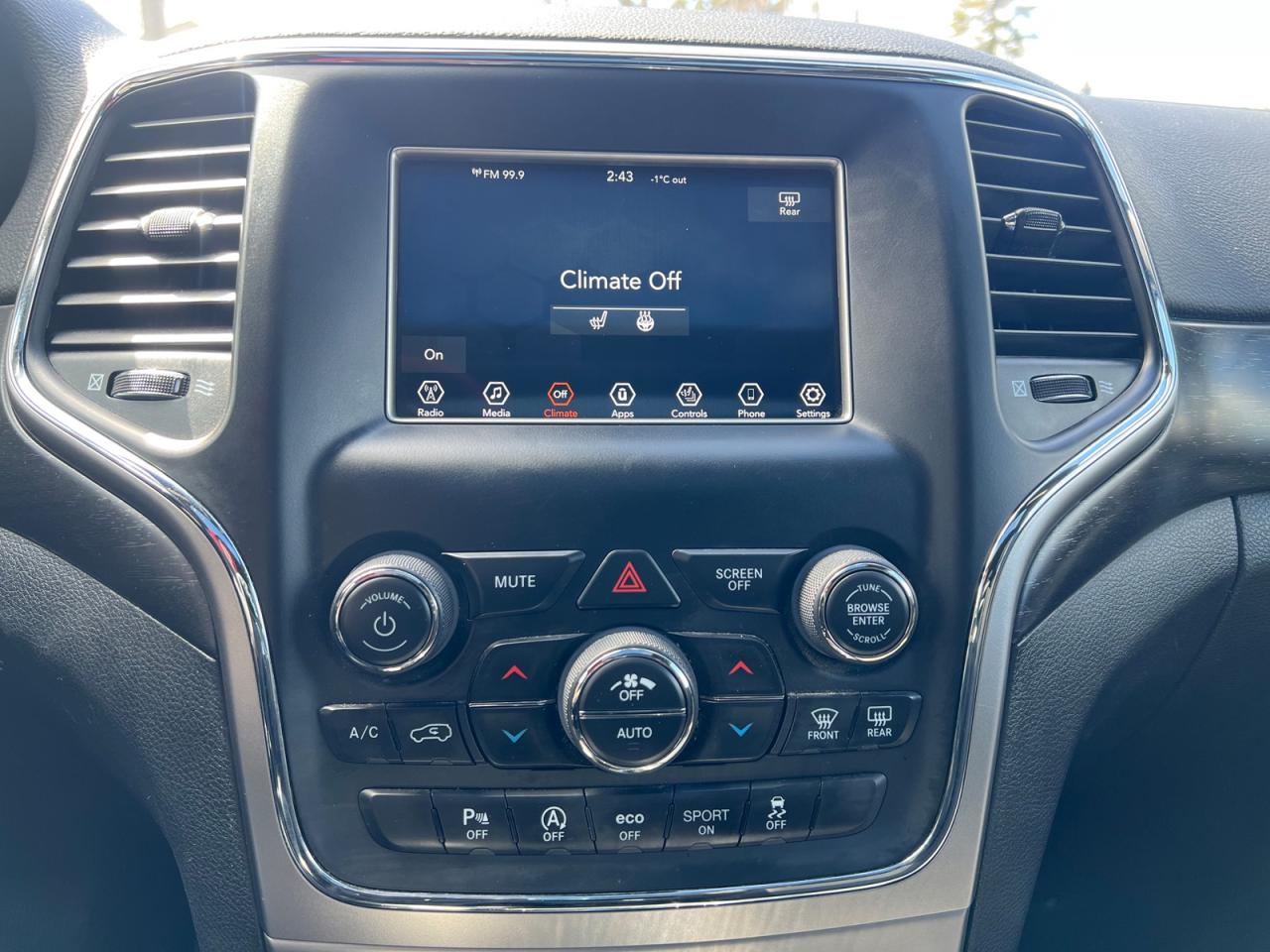 2018 Jeep Grand Cherokee LAREDO 4WD - Photo #31
