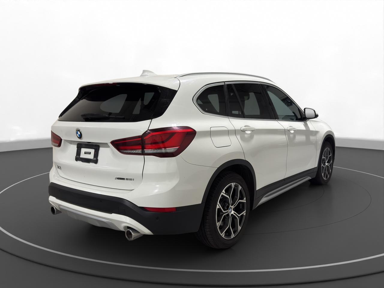 2021 BMW X1 xDrive28i - Photo #5