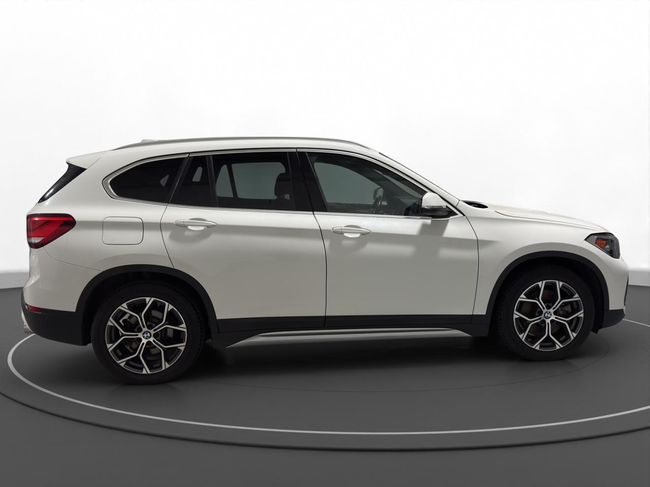 2021 BMW X1 xDrive28i - Photo #4