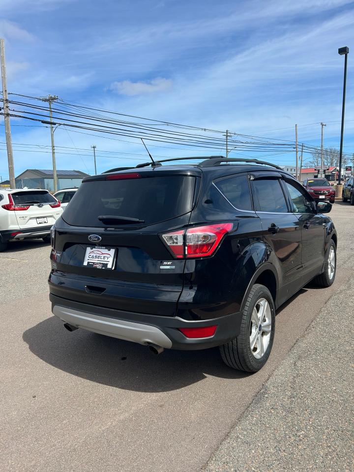 2018 Ford Escape SE - Photo #4