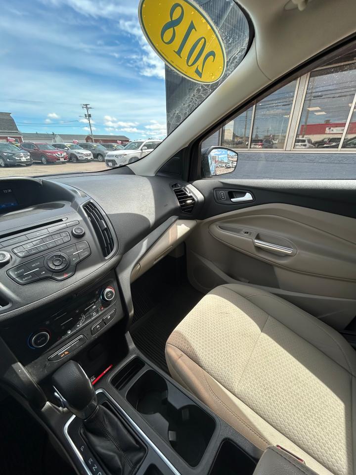 2018 Ford Escape SE - Photo #10