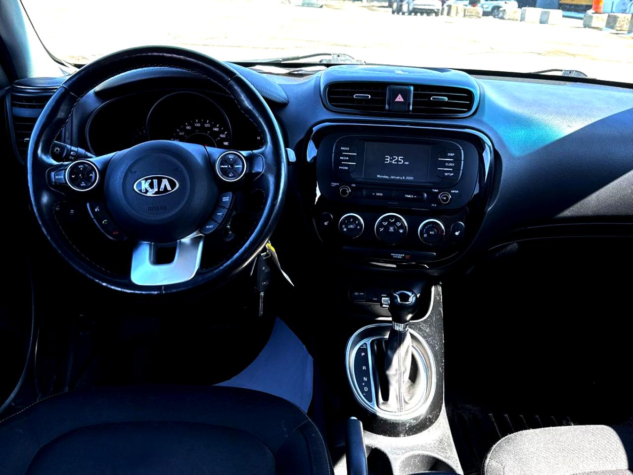 2019 Kia Soul AUTO - Photo #2