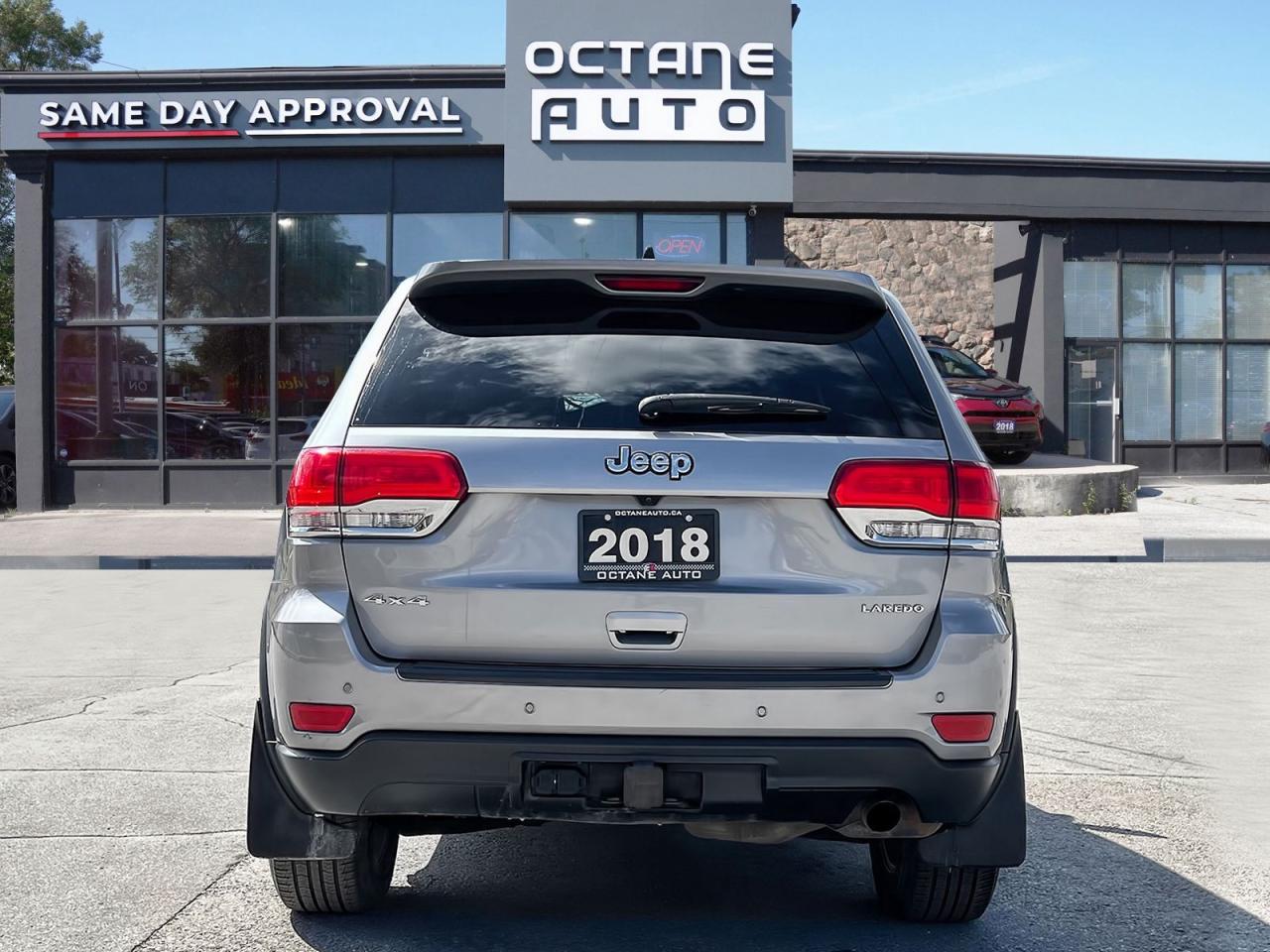 2018 Jeep Grand Cherokee LAREDO 4WD - Photo #5