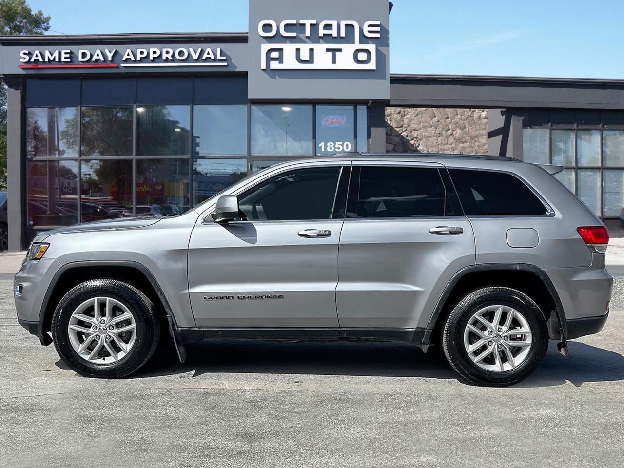 2018 Jeep Grand Cherokee LAREDO 4WD - Photo #3