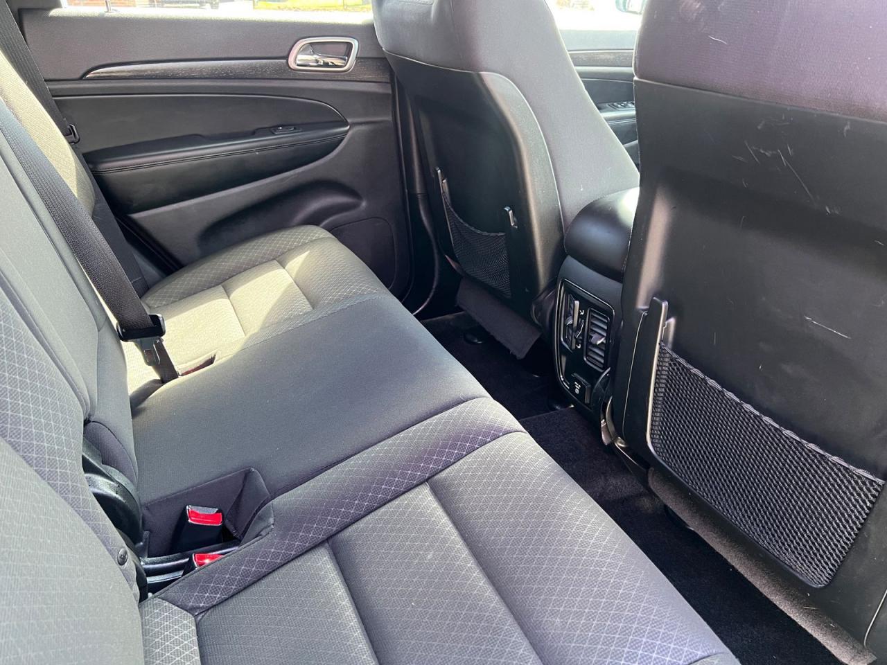 2018 Jeep Grand Cherokee LAREDO 4WD - Photo #11