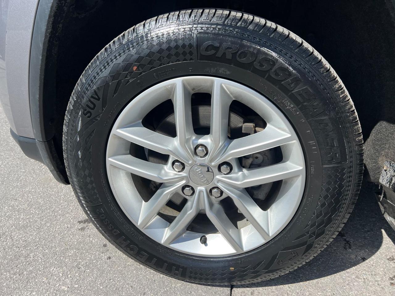 2018 Jeep Grand Cherokee LAREDO 4WD - Photo #8