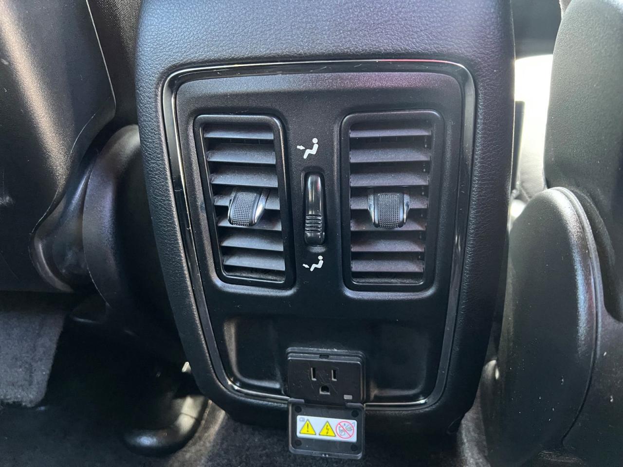 2018 Jeep Grand Cherokee LAREDO 4WD - Photo #12